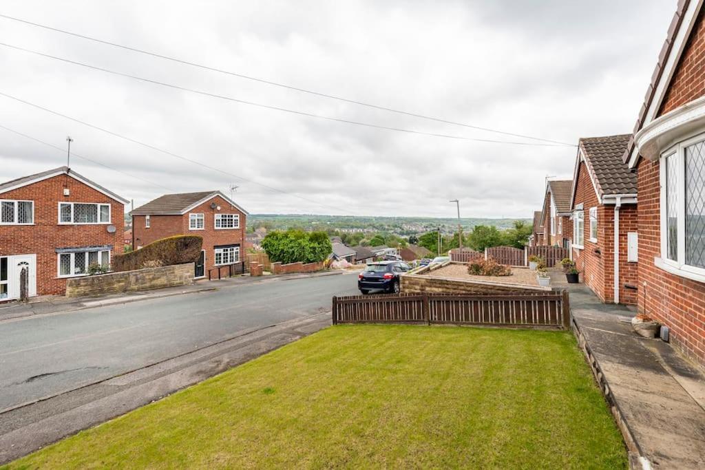 Luxurious Detached Bungalow Batley Exterior foto
